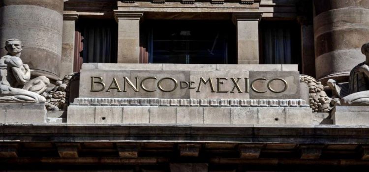 Banxico eleva 75 puntos base la tasa de interés