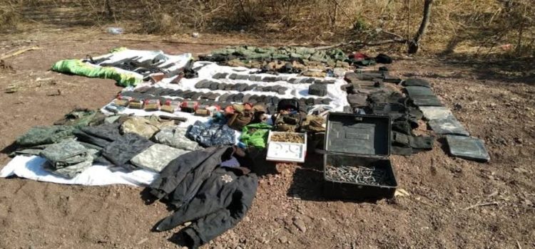 Decomisan armas y más de mil 700 cartuchos en Cotija, Michoacán