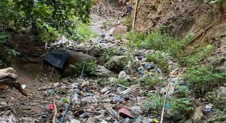 Se recuperan al menos 70 cuerpos en fosas clandestinas de Tacámbaro, Michoacán