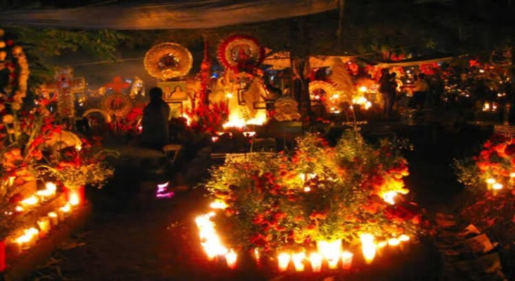 Michoacán da la bienvenida a turistas por Noche de Muertos