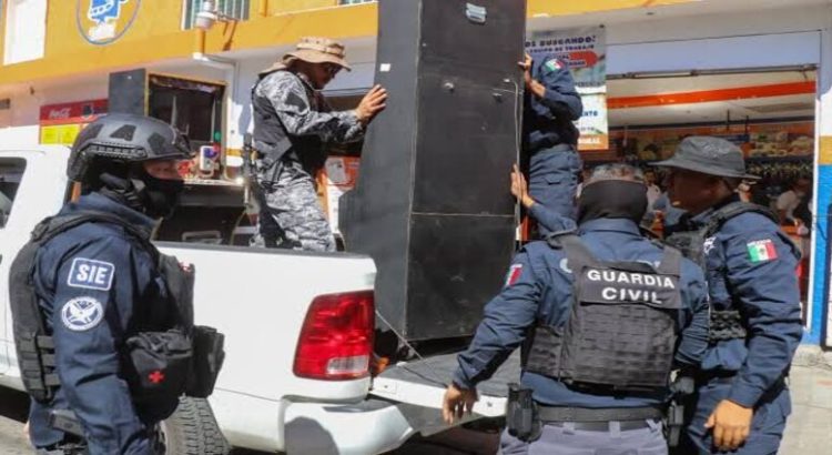 Autoridades federales y estatales aseguran 127 máquinas tragamonedas en 8 cateos