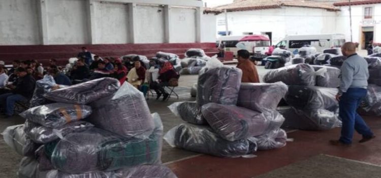 DIF Michoacán entrega más de 5 mil cobijas para 31 comunidades