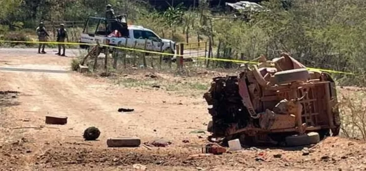 Explosión de mina terrestre deja 3 jornaleros muertos en Michoacán