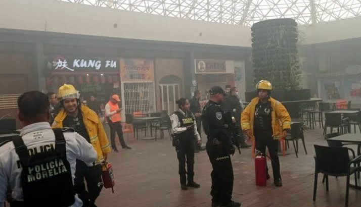 Atiende Policía local incendio en negocio de comida en Plaza Morelia