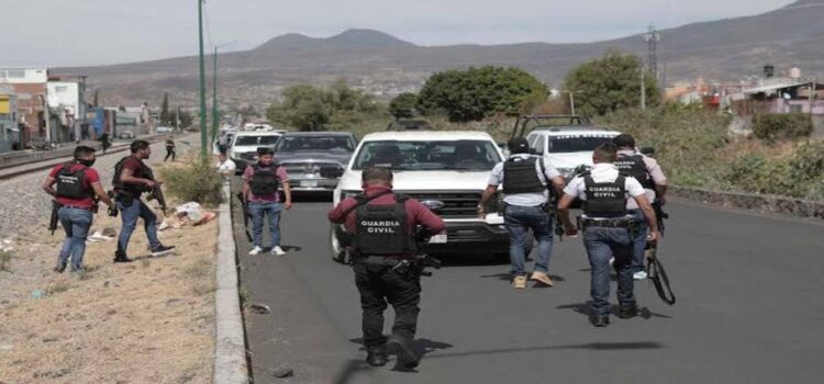 Reportan niño lesionado por bala tras enfrentamiento en Michoacán