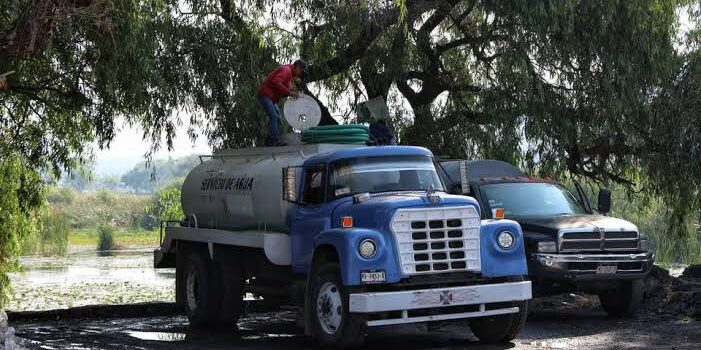 Aseguran pipa de agua sin documentación en Morelia