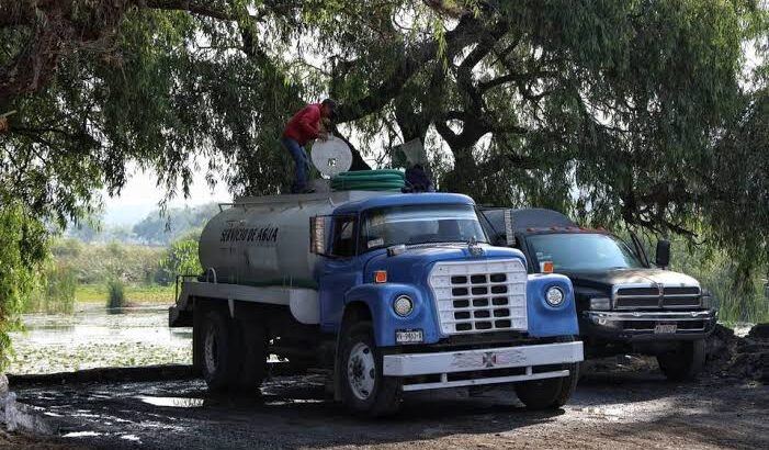 Aseguran pipa de agua sin documentación en Morelia