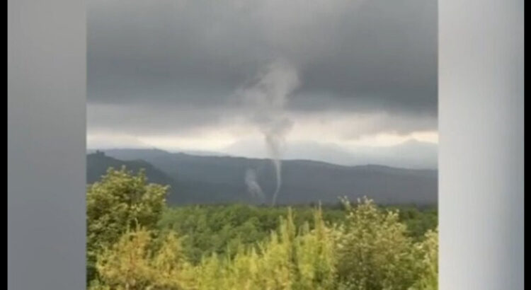 Reportan tornado en las faldas del Volcán Paricutín, en Michoacán