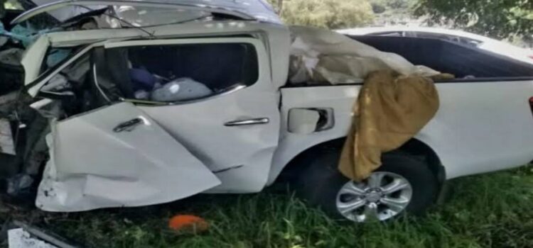 Mueren 3 integrantes de una familia en accidente en Michoacán