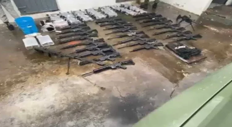 Ejército mexicano decomisa 28 armas largas en Michoacán