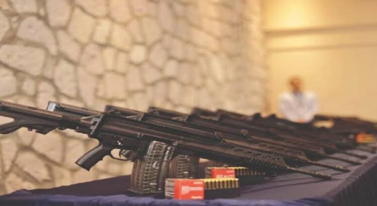 Dotan de armamento registrado a 5 autogobiernos de Michoacán