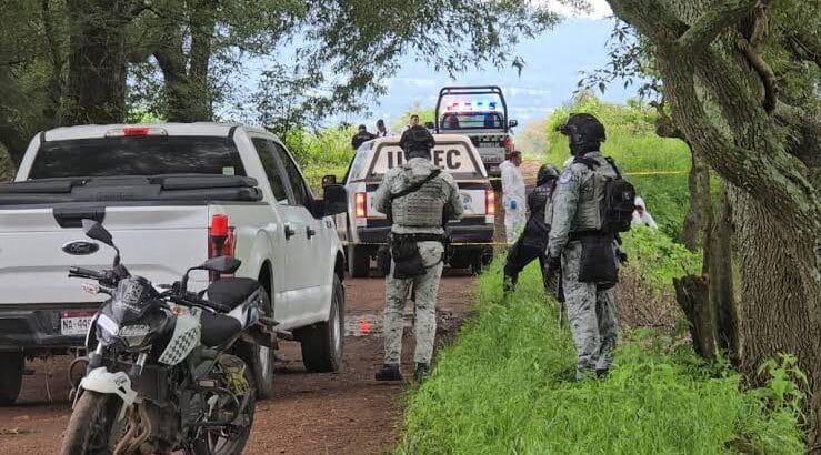 Asesinan a 3 hombres en salida a Pátzcuaro, Morelia