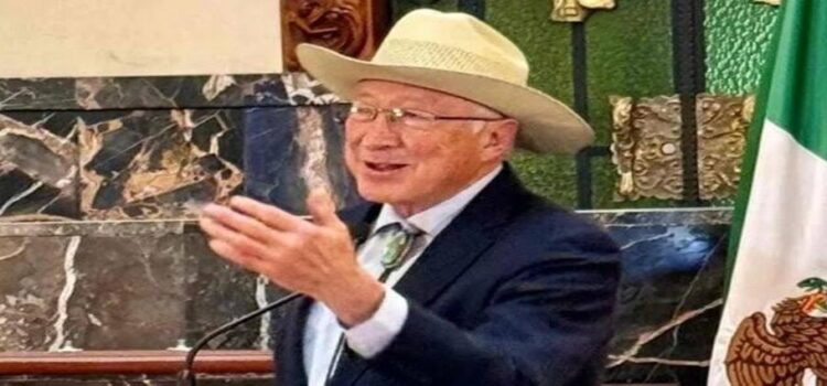 Ken Salazar pide “implementación rigurosa” de programa para que aguacates de huertas ilegales en Michoacán no lleguen a EU