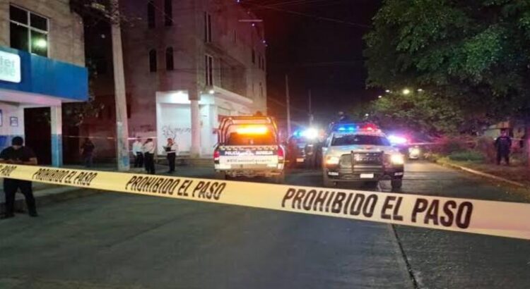 Lo matan a balazos y hieren a su hijo de 13 años en Michoacán