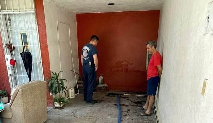 Protección Civil Morelia apoya a familias con limpieza de aljibe