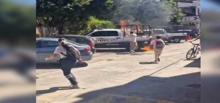 En Michoacán, vinculan a diez personas por agredir a policías e incendiar una patrulla