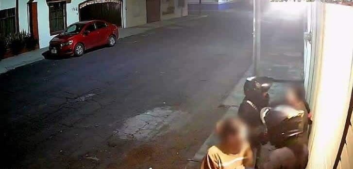 Motociclistas asaltan a dos mujeres en calles de Morelia