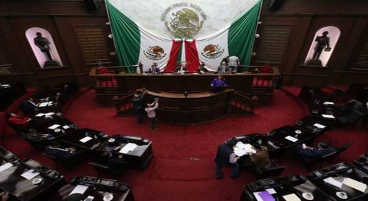 Aprueban reforma para acabar con brecha salarial entre hombres y mujeres en Michoacán