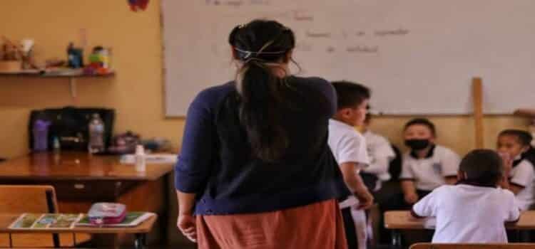 Reconocen que 50 profesores cobran sin trabajar en Michoacán