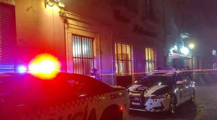 Hombres armados saquean tres joyerías en centro de Morelia