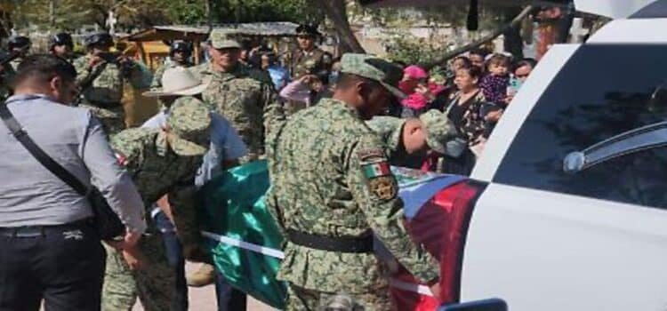 Dan último adiós a soldado caído en Michoacán Dan último adiós a soldado caído en Michoacán