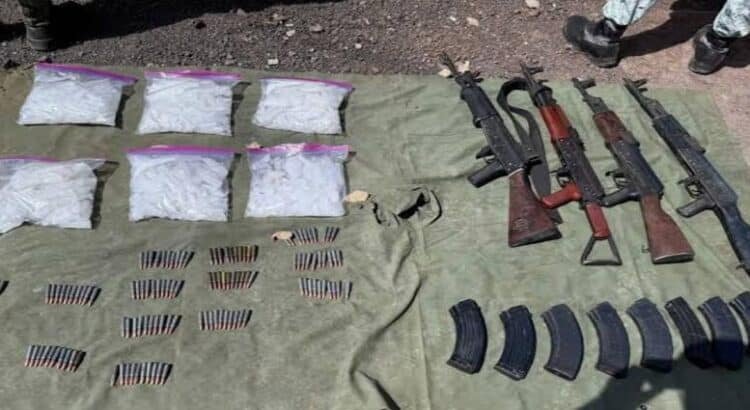 Personal militar decomisa armas y drogas en Quintana Roo y Michoacán