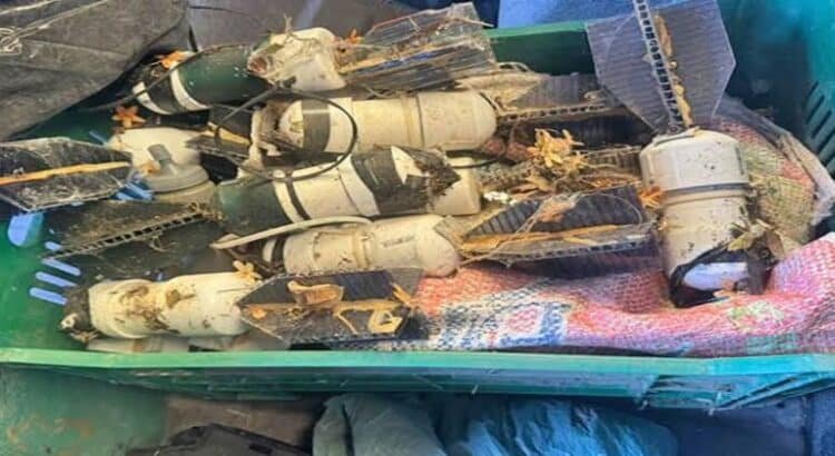 Destruyen 60 explosivos para drones y campamentos ilícitos en Michoacán