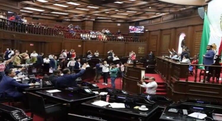 Busca Congreso de Michoacán proteger campamentos tortugueros