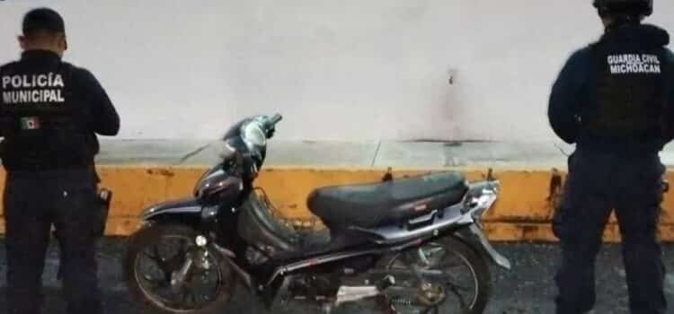 Detiene Policía Morelia a 2 hombres con motocicleta robada