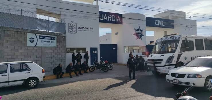 Cierran policías instalaciones de cuarteles de la GC en Morelia
