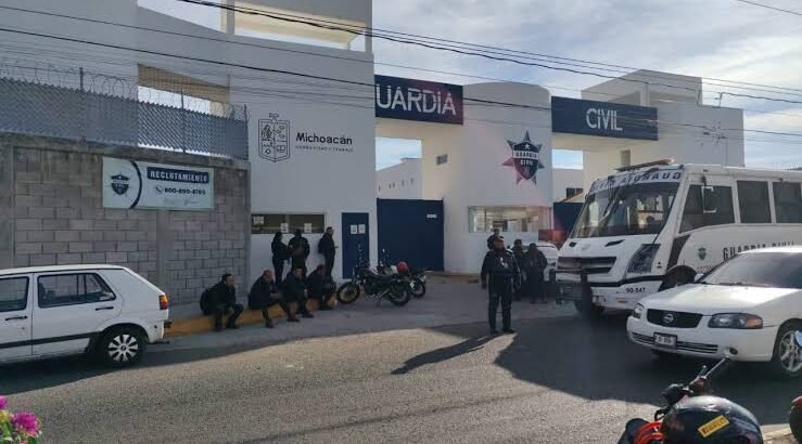 Cierran policías instalaciones de cuarteles de la GC en Morelia