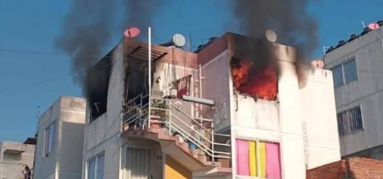 Reportan incendio en departamento al poniente de Morelia