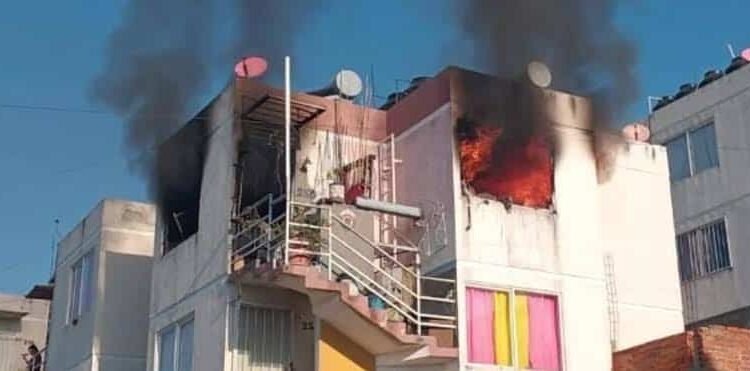 Reportan incendio en departamento al poniente de Morelia