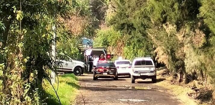Con las manos atadas, hallan cadáver en camino de terracería en Morelia