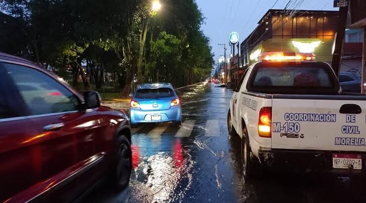 Protección Civil mantiene recorridos tras lluvias de este sábado en Morelia