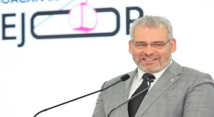 Hay personal suficiente para atender contingencias por lluvias: Bedolla