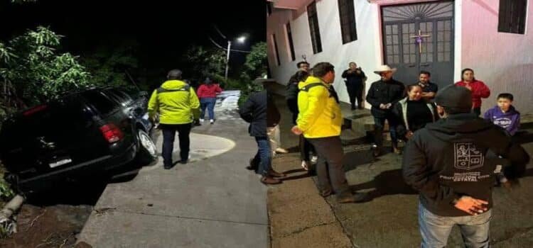 Lluvia desborda río en Villa Morelos, Michoacán; resultan dañadas 25 viviendas y varios vehículos