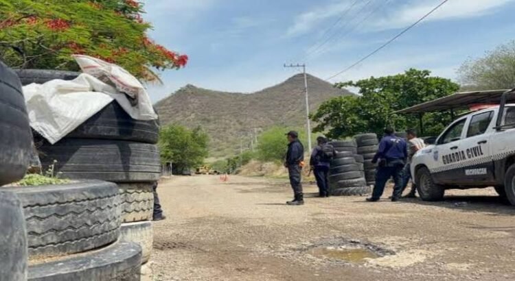 Mueren tres presuntos integrantes del CJNG al estallarles un explosivo en Michoacán Mueren tres presuntos integrantes del CJNG al estallarles un explosivo en Michoacán