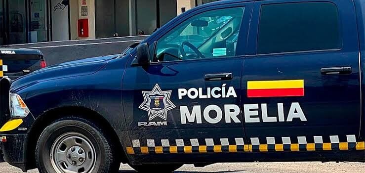 A mano armada, asaltan a cuentahabiente que recién salía de banco, en Morelia