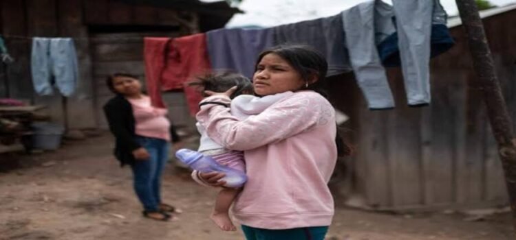 Más de 10 mil niñas o adolescentes son madres en Michoacán cada año