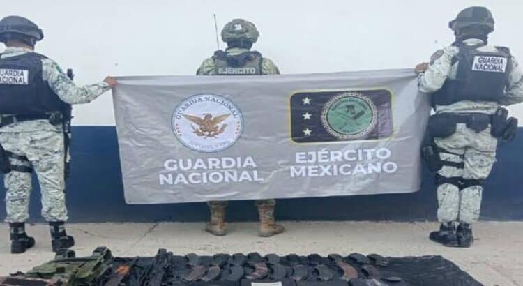Militares rescatan a hombre secuestrado y aseguran armamento en Michoacán