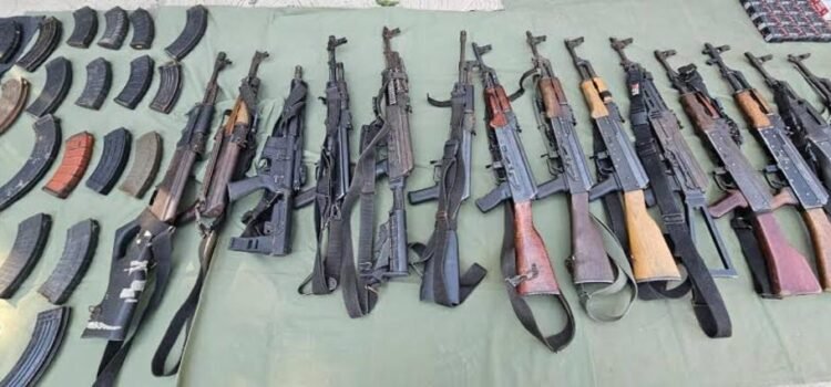 En julio decomisaron 60 armas y 11 explosivos en Michoacán