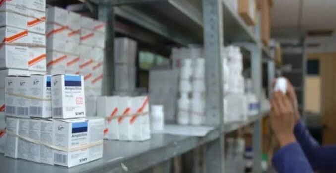 Dotan a clínicas municipales de Morelia con medicamentos e insumos