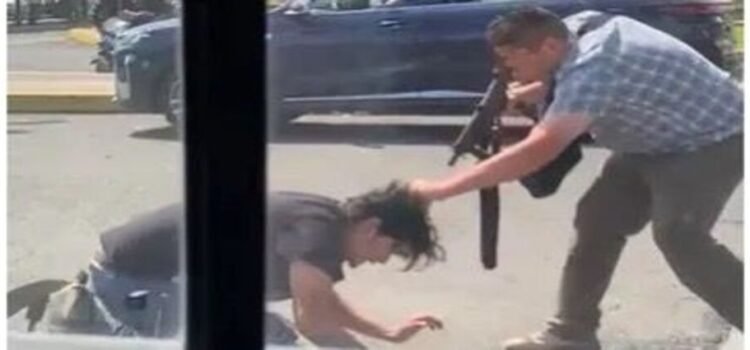 Hombre amenaza con arma larga a motociclista en calles de Morelia, Michoacán