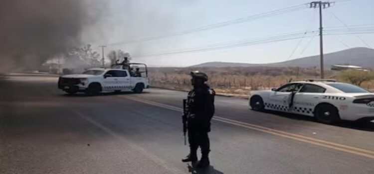Nuevos bloqueos del cártel en Michoacán por operativo contra capo