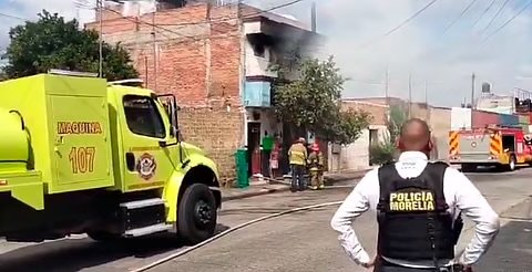 Controlan incendio en casa de la colonia Obrera, en Morelia