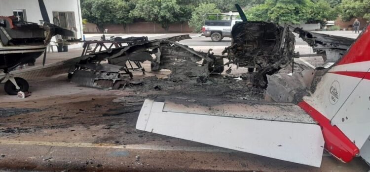 Destruyen avioneta y dañan dos más en ataque con drones en Michoacán