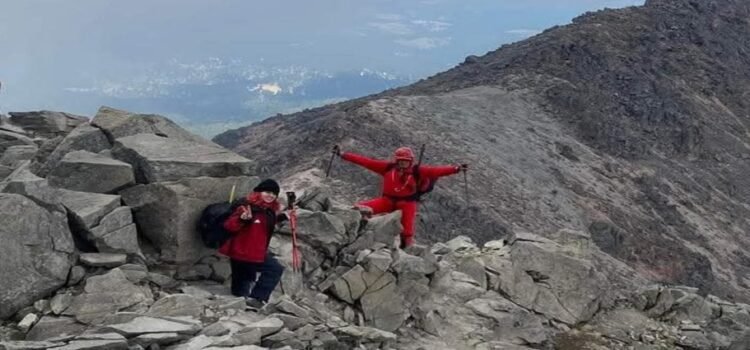 Buscan a senderista extraviado en zona montañosa de Michoacán