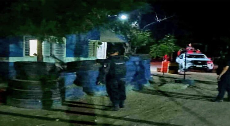 Asesinan a 2 policías y un civil en caseta de Buenavista Tomatlán, Michoacán