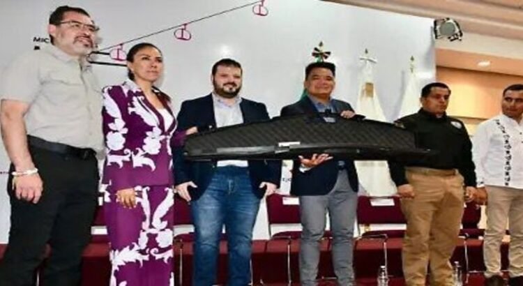 Entregan armamento a tres comunidades con autogobierno en Michoacán